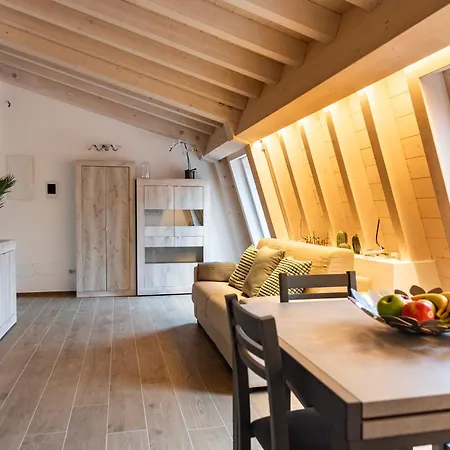 アパート Guinizzelli 4 *